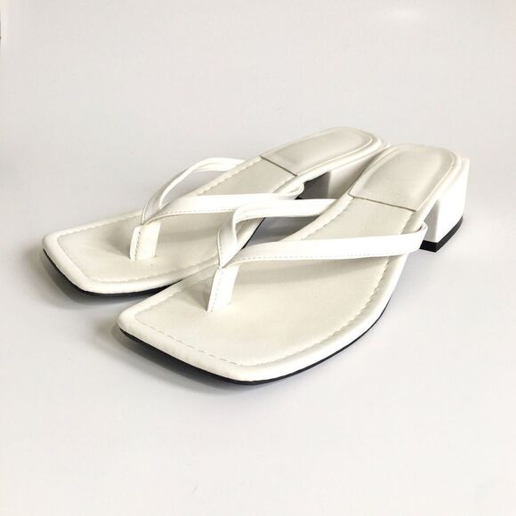 🔃White Chunky Heeled Thong Sandals - Picture 3 of 9